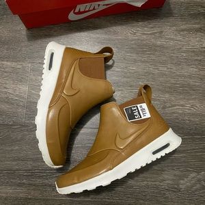 Nike air max Thea mid boots size 7